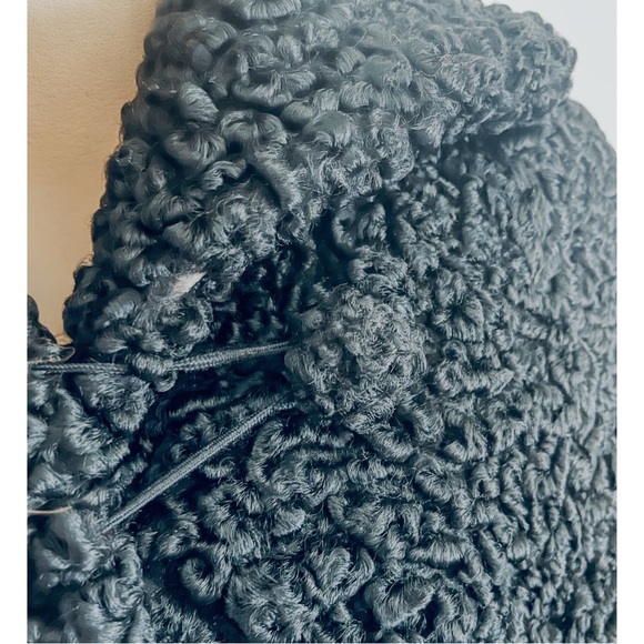 Vintage Persian Lamb Fur Coat. Beautiful Black Fur in Excellent Condition - Picture 5 of 8